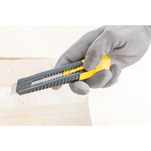 CUTTER 18MM SM