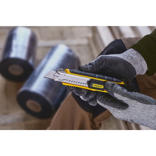 Stanley Fatmax 18Mm Snap Off Blade Knife Side View
