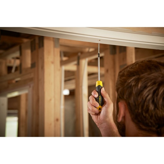 STANLEY® Phillips PH2 X 100mm CUSHION GRIP™ Screwdriver Application Image
