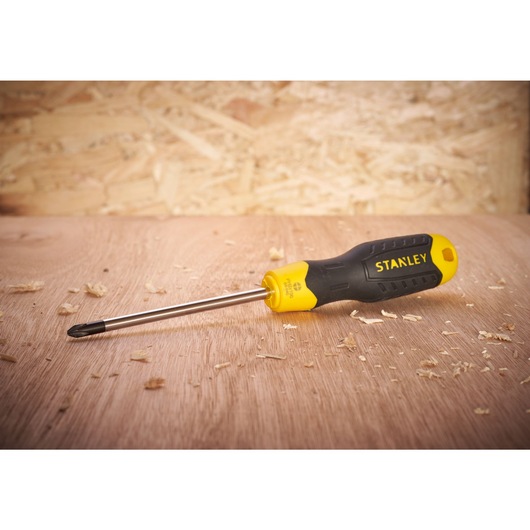 STANLEY® Phillips PH2 X 100mm CUSHION GRIP™ Screwdriver Environment Image