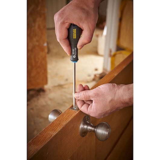 STANLEY® FATMAX® Pozidriv PZ2 x 125mm Screwdriver Application Action Shot Hand/Person