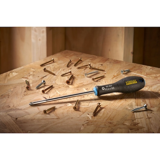 STANLEY® FATMAX® Pozidriv PZ2 x 125mm Screwdriver Environment Shot In a Workshpt Background