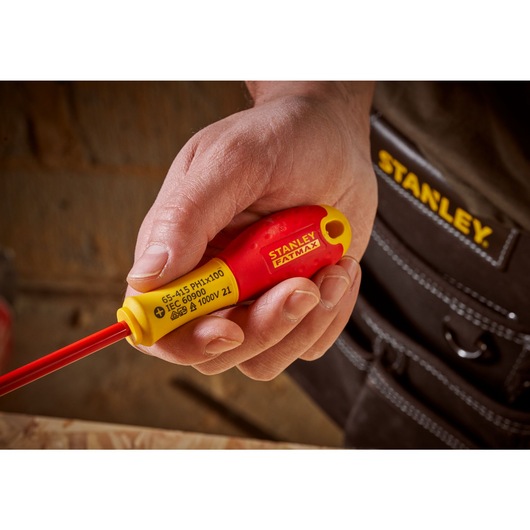 STANLEY® FATMAX® Insulated Phillips PH1 x 100mm Screwdriver Application Action Shot Hand/Person