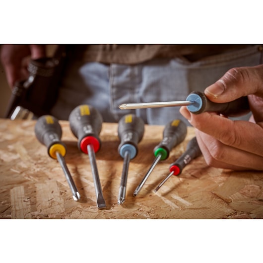 STANLEY® FATMAX® Pozidriv PZ1 x 100mm Screwdriver Application Action Shot Hand/Person