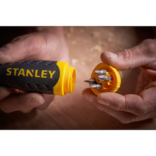 STANLEY® 10 Piece MultiBit Ratcheting Screwdriver Feature Image