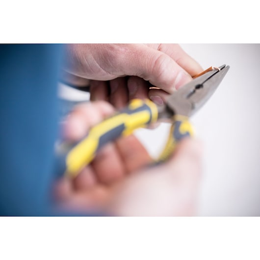 Pince à becs 1/2 ronds longs STANLEY® FATMAX® 200 mm