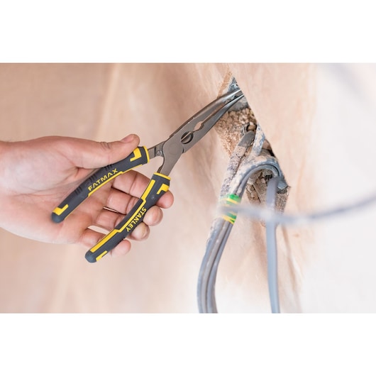 Pince à becs 1/2 ronds longs coudés STANLEY® FATMAX® 200 mm