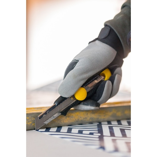 Cutter à molette STANLEY® DynaGrip® 18 mm