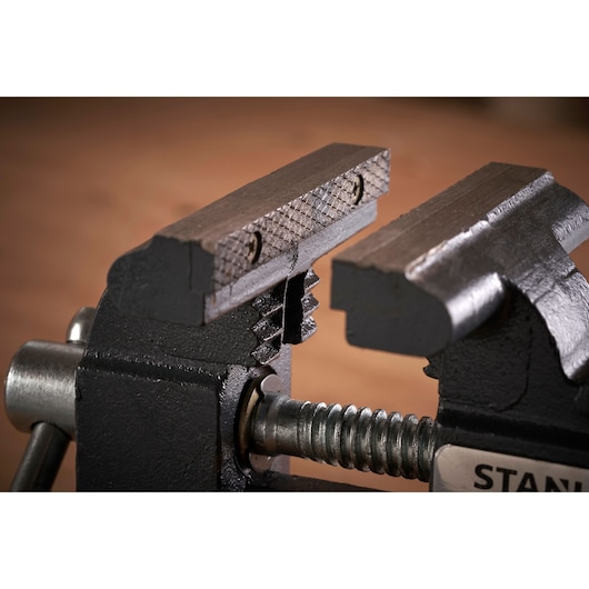 Stanley 100Mm/4" Light Duty Vice Side View