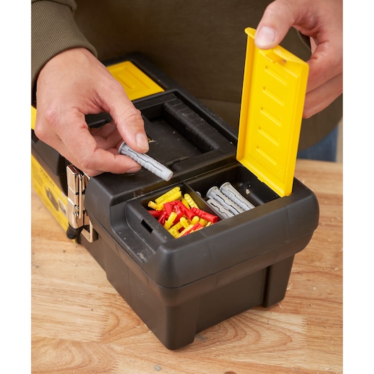 STANLEY® Series 2000 with 2 Built-In Organizers & Tray, Metal Latch