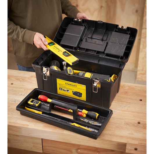 STANLEY® Series 2000 with 2 Built-In Organizers & Tray, Metal Latch