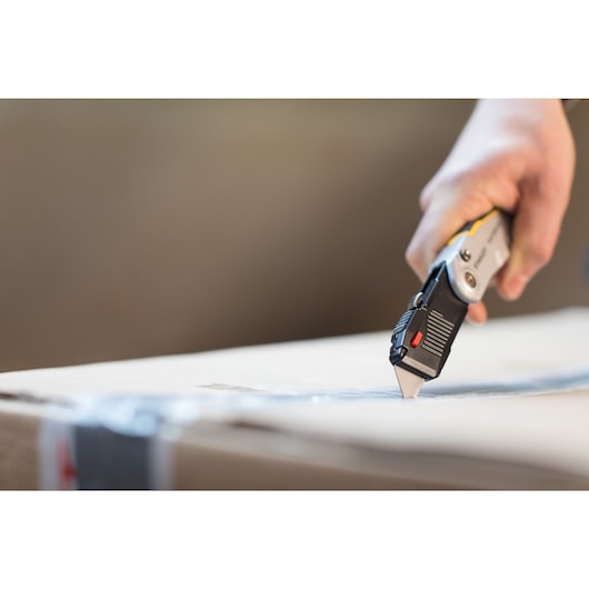 Cutter pliant STANLEY® FATMAX®, fermeture assistée