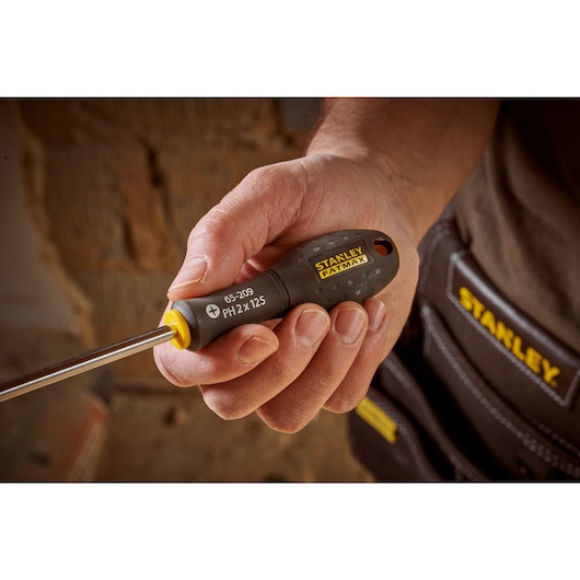 STANLEY® FATMAX® Phillips PH2 x 125mm Screwdriver Application Action Shot Hand/Person