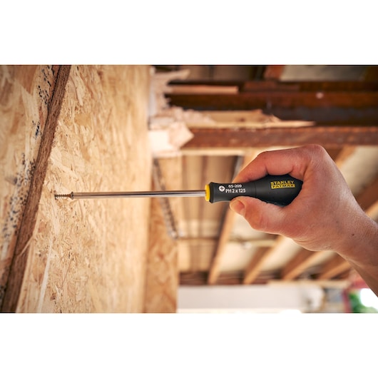 STANLEY® FATMAX® Phillips PH2 x 125mm Screwdriver Application Action Shot Hand/Person