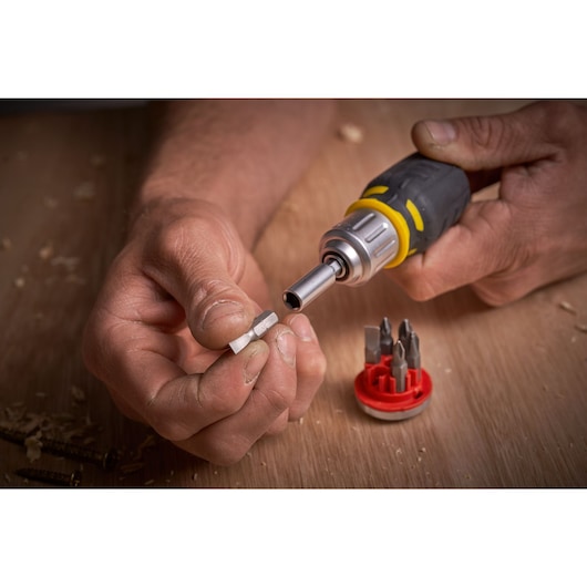 STANLEY® FATMAX® 6 Piece Stubby Ratchet Screwdriver Set Feature Image