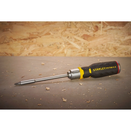 STANLEY® FATMAX® Regular Ratchet Screwdriver with 12 Bits Environment Image