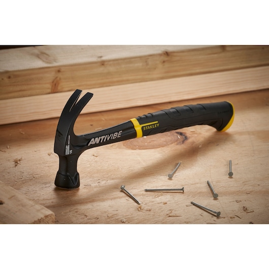 STANLEY FATMAX CURVE-CLAW ONE PIECE STEEL HAMMER - 16OZ / 453G