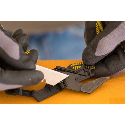 COUTEAU DE SÉCURITÉ BIMATIÈRE À LAME ENCASTRÉE REMPLAÇABLE FATMAX