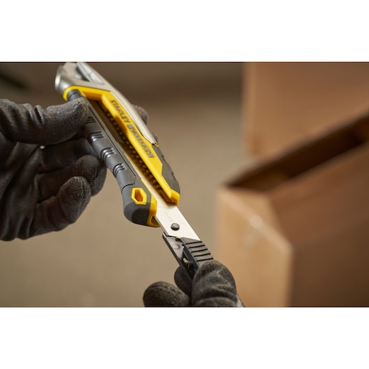 STANLEY® FATMAX® 18 mm Integrated Snap Slide Lock Snap Off Knife