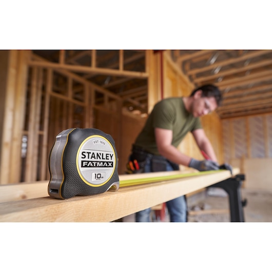 STANLEY® FATMAX® XTREME™ 10M (32MM WIDE) TAPE MEASURE