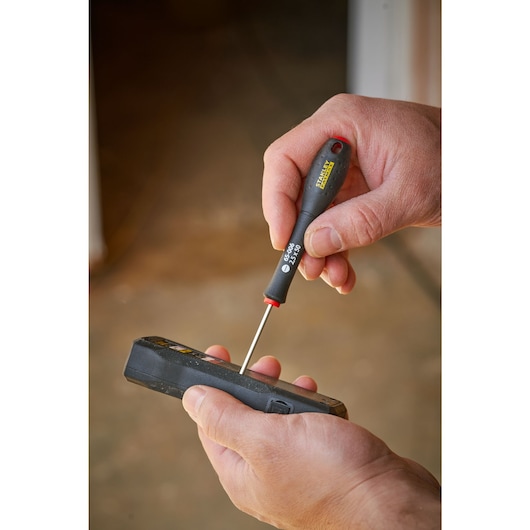 STANLEY® FATMAX® Parallel 2.5 x 50mm Screwdriver Application Action Shot Hand/Person
