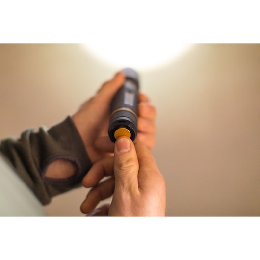 LAMPE TORCHE COMPACTE PREMIUM – 350 LUMENS - FATMAX