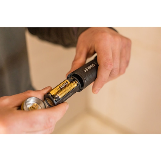 LAMPE TORCHE COMPACTE PREMIUM – 350 LUMENS - FATMAX