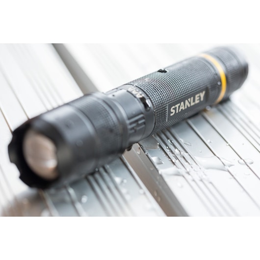 LAMPE TORCHE COMPACTE PREMIUM – 350 LUMENS - FATMAX