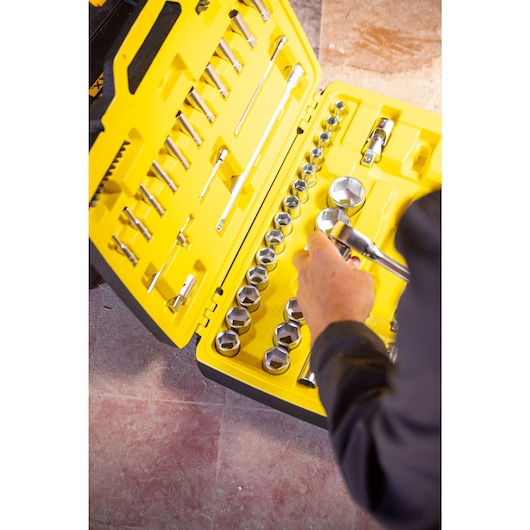 Jeu de clés à cliquet 3/8'' 120 dents et de douilles avec accessoires, 49 pièces STANLEY® FATMAX®