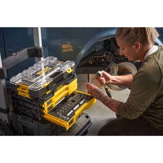 STANLEY® FATMAX® 1/4" and 1/2"" 120-Tooth Ratchets and Socket Set with accessories (81 pieces)