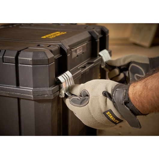 STANLEY® FATMAX® PRO-STACK™ Organiser Top Deep Box Application Shot