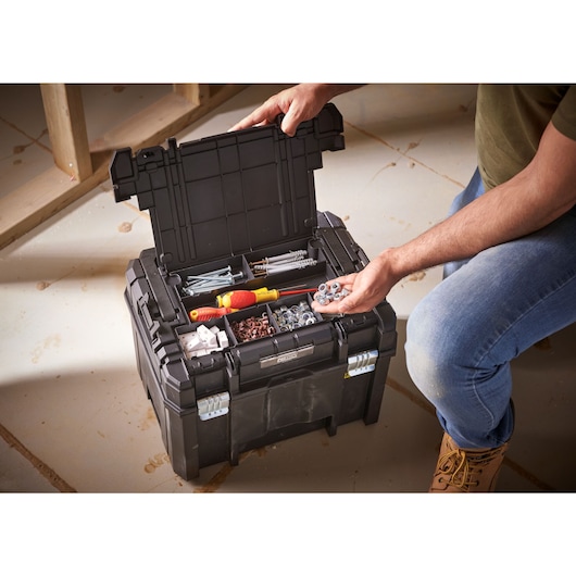 STANLEY® FATMAX® PRO-STACK™ Organiser Top Deep Box Application Shot