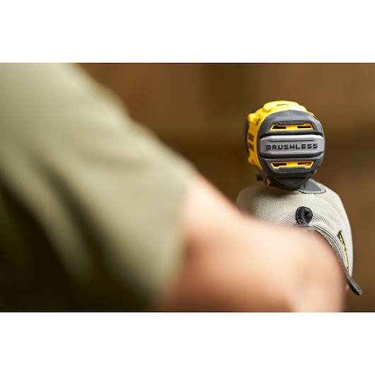 Perceuse Visseuse BRUSHLESS 80Nm - 18V - 15 réglages de couple, Mandrin 1 main 13mm, 0-600 / 2100 trs/min - Gamme V20 - STANLEY FATMAX, SFMCD720B-XJ