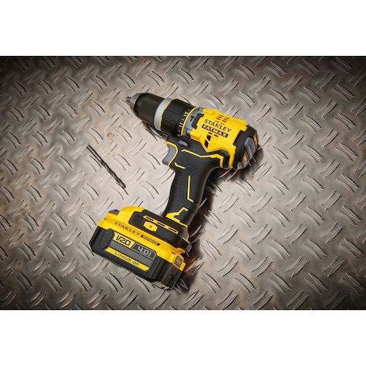 Perceuse Visseuse à percussion BRUSHLESS 80Nm - 18V - 15 réglages de couple, Mandrin 1 main 13mm, 0-600 / 2100 trs/min, 0-10200 / 35700 cps/min - Gamme V20 - STANLEY FATMAX, SFMCD721M2K-QW