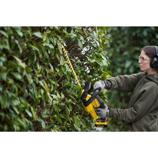 18V STANLEY® FATMAX® V20 55CM Hedge Trimmer - Bare