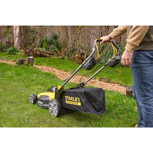 18V STANLEY® FATMAX® V20 51cm Self-propelled Mower