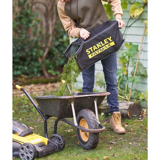 18V STANLEY® FATMAX® V20 51cm Self-propelled Mower