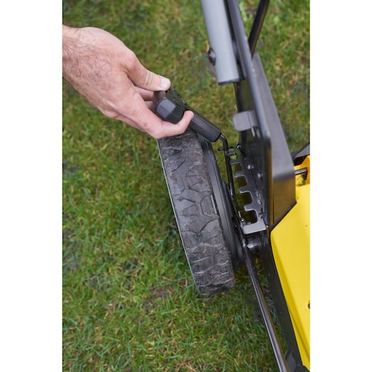 18V STANLEY® FATMAX® V20 51cm Self-propelled Mower