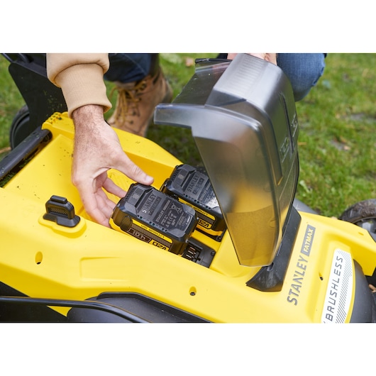 18V STANLEY® FATMAX® V20 51cm Self-propelled Mower