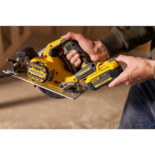 18V STANLEY® FATMAX® V20 Brushless Circular Saw