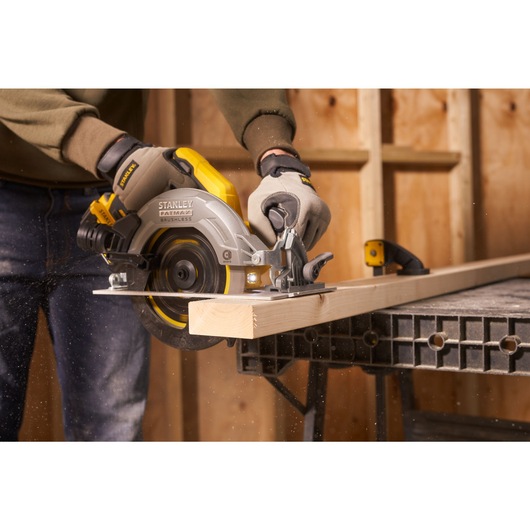 18V STANLEY® FATMAX® V20 Brushless Circular Saw