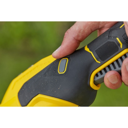 Coupe-Bordures Brushless 33 cm 18V STANLEY® FATMAX® V20 -(Sans Batterie ni Chargeur)