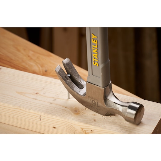STANLEY Fibreglass claw hammer