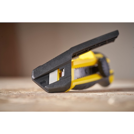 STANLEY® Mpp 18mm Integrated Snap Wheel Lock Knife