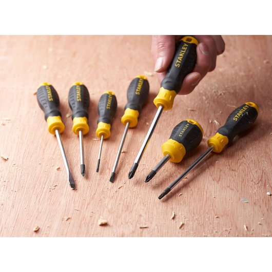 STANLEY® Pozidriv CUSHION GRIP™ Screwdrivers STANLEY® Pozidriv CUSHION GRIP™ Screwdrivers