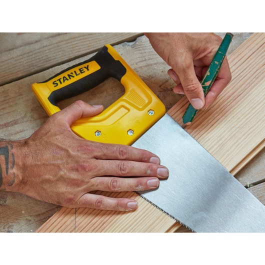 Scie égoïne Sharpcut™ STANLEY® 550 mm, coupe de débit, 7 dents/pouce