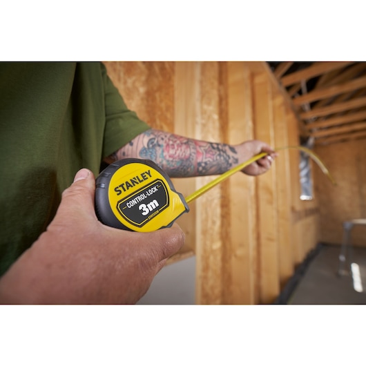 STANLEY Control lock tape measure