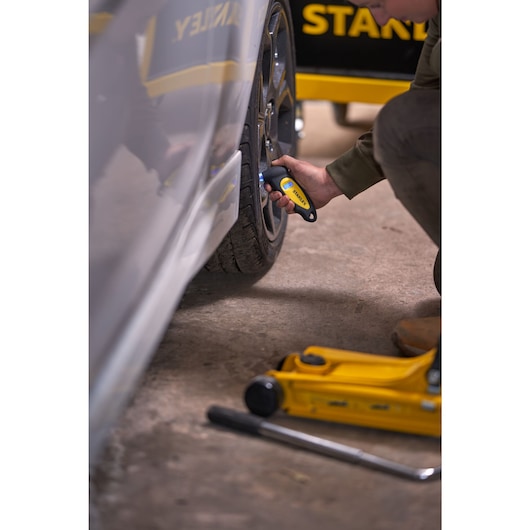 STANLEY® Digital Tyre Pressure Gauge