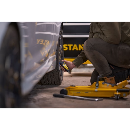 STANLEY® Digital Tyre Pressure Gauge
