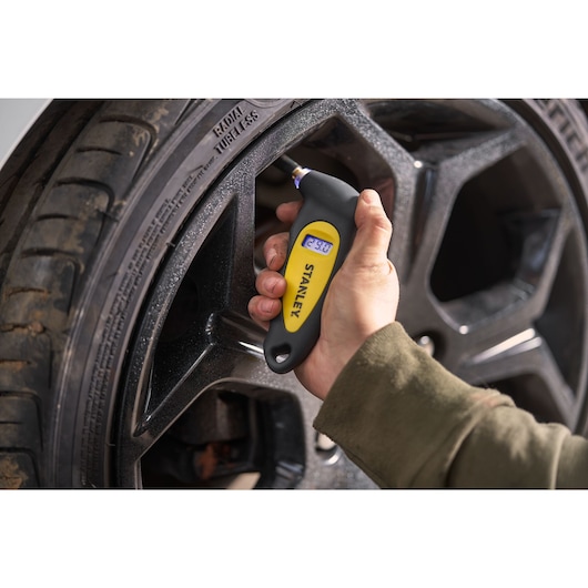 STANLEY® Digital Tyre Pressure Gauge
